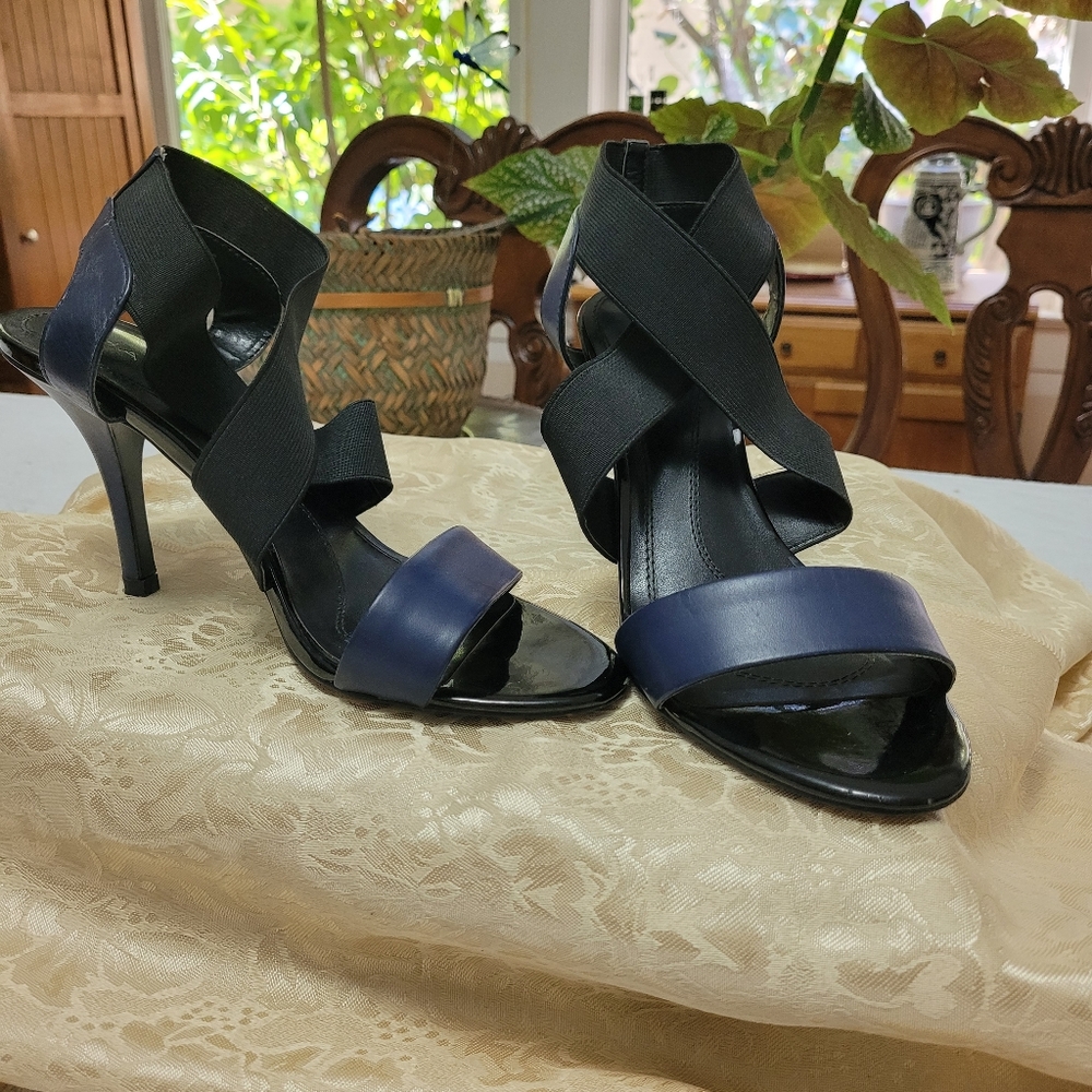 Tahari size 8 dark blue